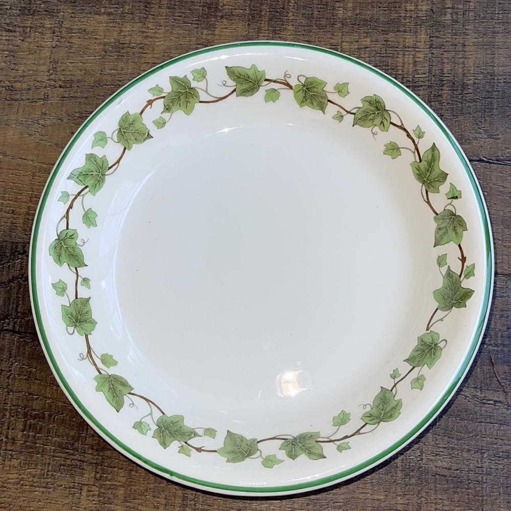 Vintage Hotoven Harker The Oldest Pottery in America 9” Green Ivy Serving Bowl